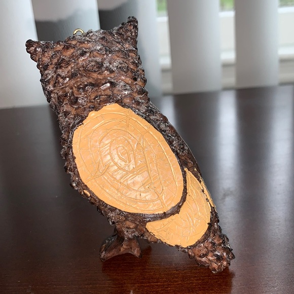 Cute little glittery Wooden Owl can be hung as an Ornament or sits on a table. - Picture 12 of 16